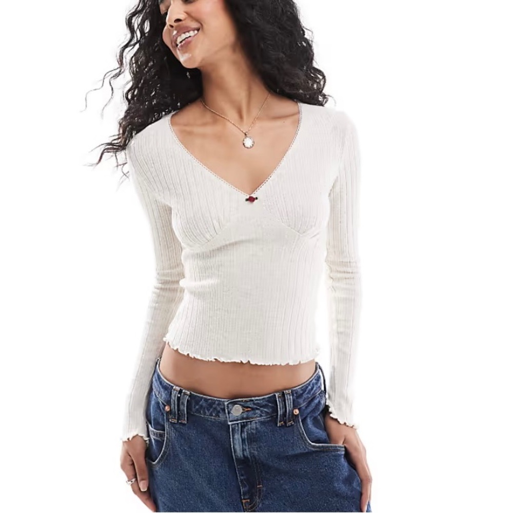 Elegant White V-Neck Ribbed Blouse